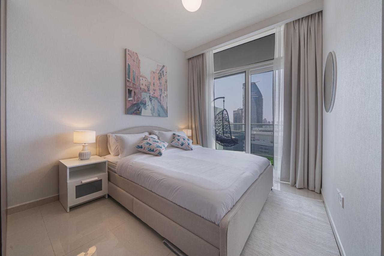 Alluring 1 Bd Apartment In Business Bay With Burj Khalifa View Dubai Exterior foto